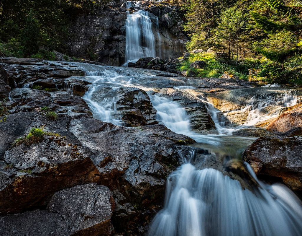 La cascade du Lutour, entre énergie et ambiance minérale
